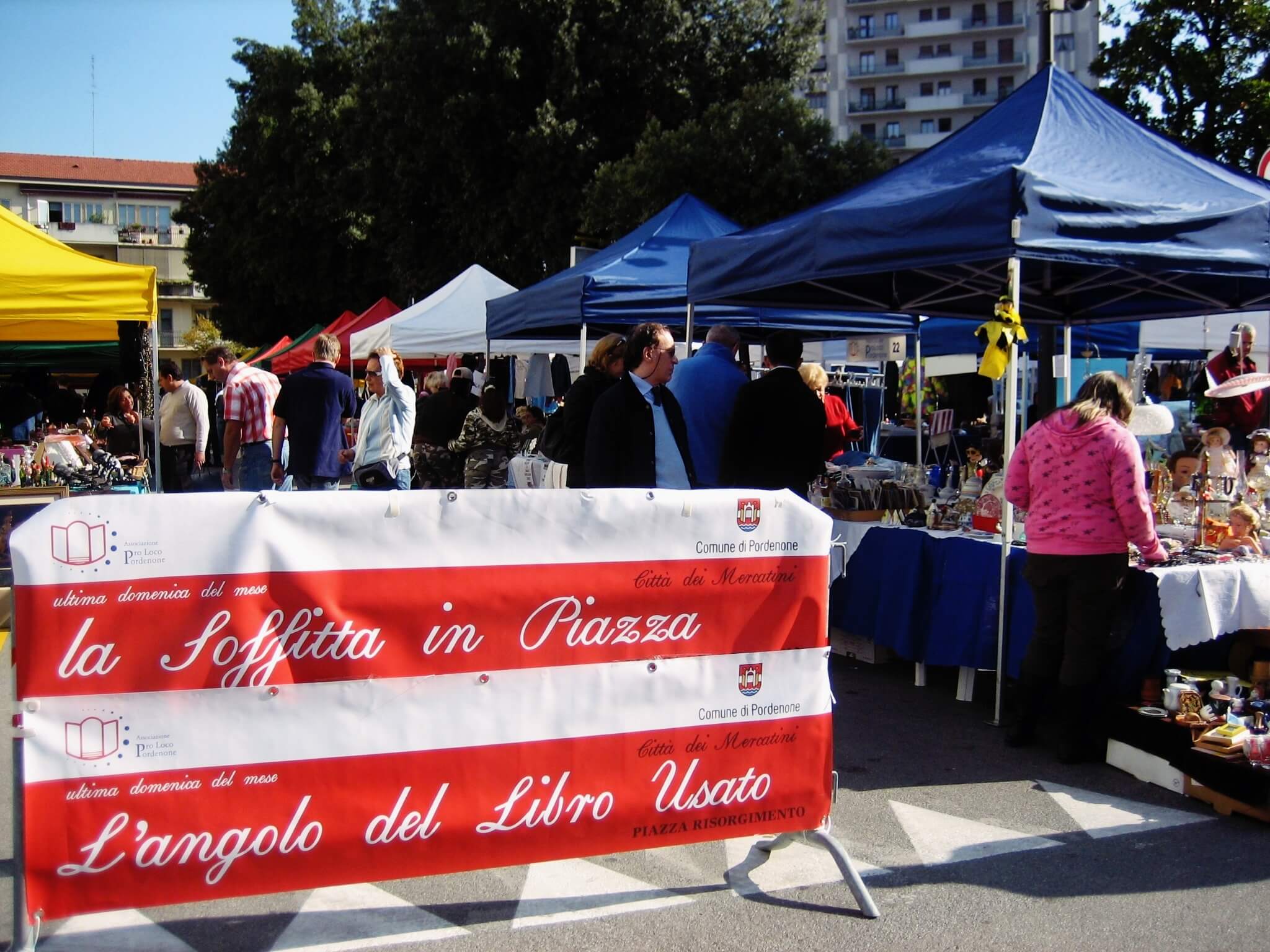 Gazebo Espositori per il Mercatino dell'usato